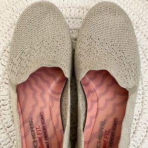 Skechers Women Relaxed Fit Slip on Memory Foam Trainers Casual Walking Shoes Siz